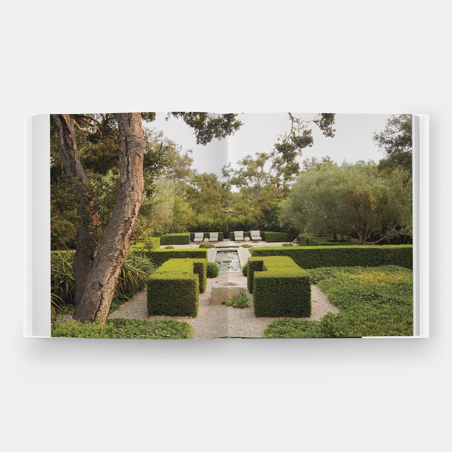 Glorious Gardens: Private Edens of the World’s Leading Interior Designers