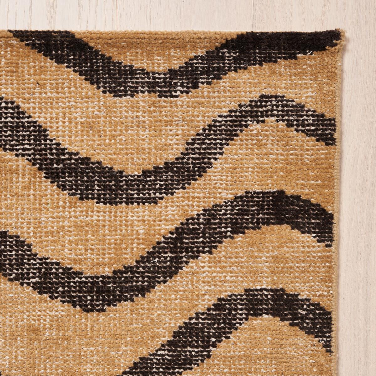 Zebre 3' x 10' Rug in Brown/Black